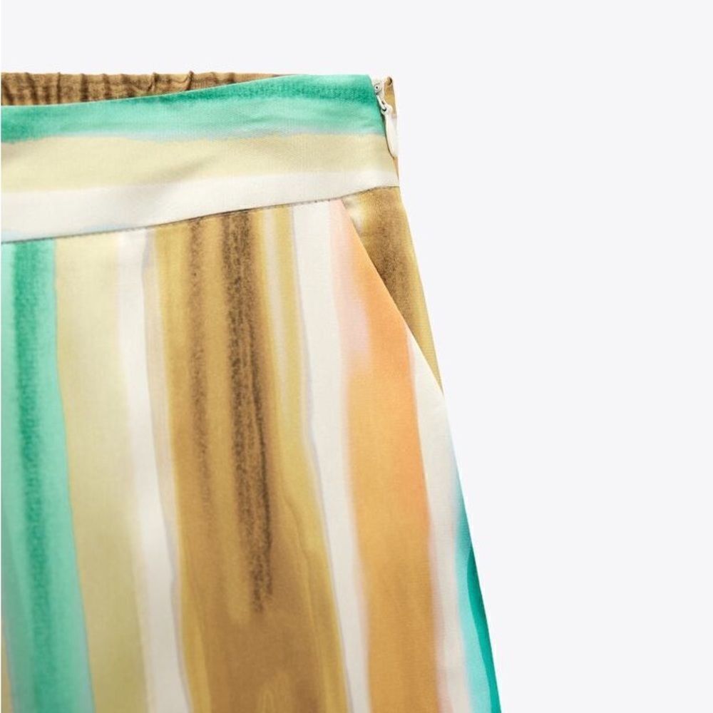 Zara STRIPED PRINT STRAIGHT CUT PANTS
MULTICOLORED - Picture 4 of 6